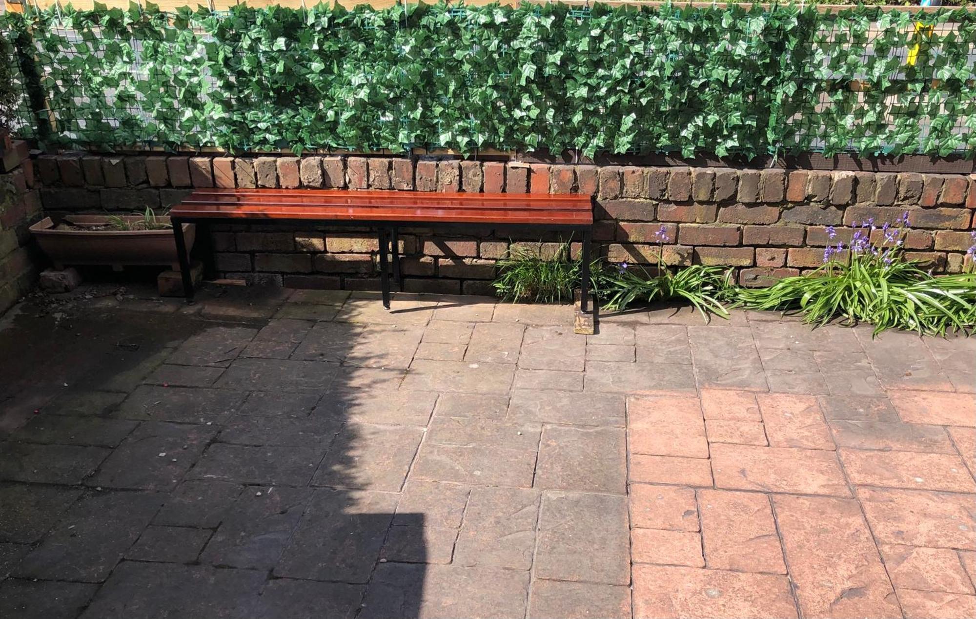 An Extra Large Room With Patio & Own Front Entrance Rotherham Rawmarsh Extérieur photo